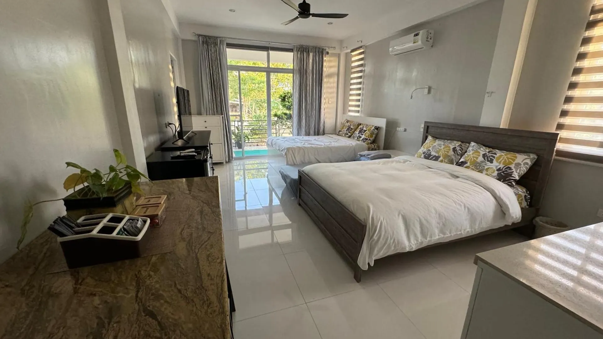 Inato Suites Rm 2 2 Queen Beds Panglao